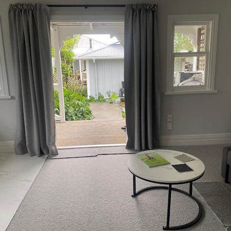 Prodigal Daughter Gourmet Lodge Martinborough Exteriör bild